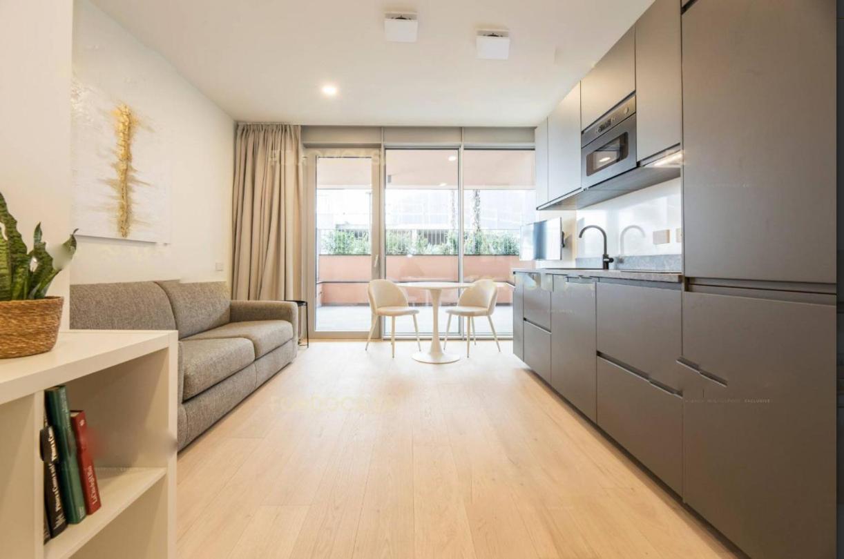 Downtown East Water Front Apartamento