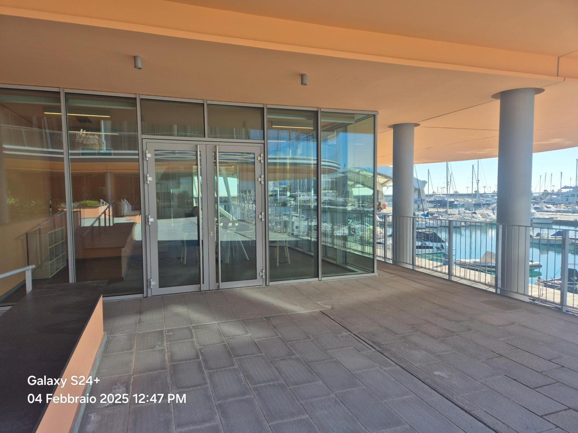Downtown East Water Front Apartamento